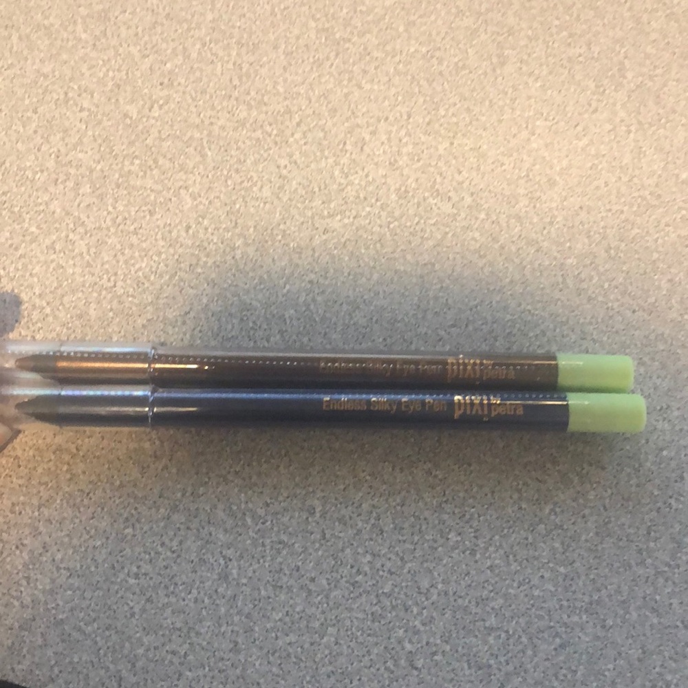 Pixi endless silky eye pen in blue and brown